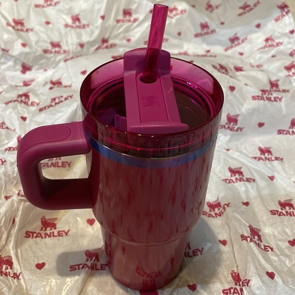 Stanley 20oz Valentine’s Berry Truffle Quencher - Picture 4 of 6